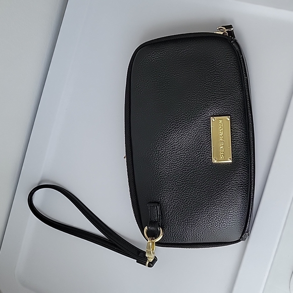 Steve Madden Handbags - Steve Madden Black Wallet Wristlet